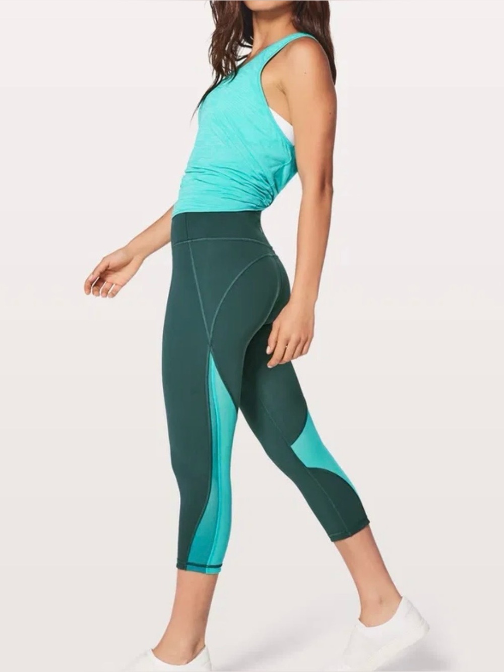 Lululemon Mix & Mesh size 4 green leggings cropped 21”